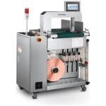 Banderolownica WK06-30CA-MQ to nowoczesne urządzenie do efektywnego pakowania, które dzięki innowacyjnemu automatycznemu podawaniu próżniowemu znacząco zwiększa wydajność produkcji. Oferując wszechstronność oraz niezawodność, jest idealnym rozwiązaniem nie tylko dla drukarni, ale także dla przemysłu spożywczego i farmaceutycznego. Dowiedz się więcej o jej zaletach, zastosowaniach i możliwościach, które mogą przyczynić się do poprawy procesów w Twojej firmie!