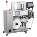 Banderolownica WK06-50C-MRQ to nowoczesne urządzenie do pakowania z podawaniem próżniowym i wbudowaną drukarką. Idealna do branż, które wymagają precyzji, trwałości oraz efektywności. Poznaj więcej szczegółów o tej zaawansowanej maszynie i zwiększ wydajność swojego procesu produkcji.